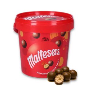 Maltesers Milk Chocolate Party Bucket - Christmas Chocolate Snack & Share Bucket 440g. Great for Couples, Birthday Gifts for Women or Chocolate Hamper Stocking Fillers Kids with Gift Card